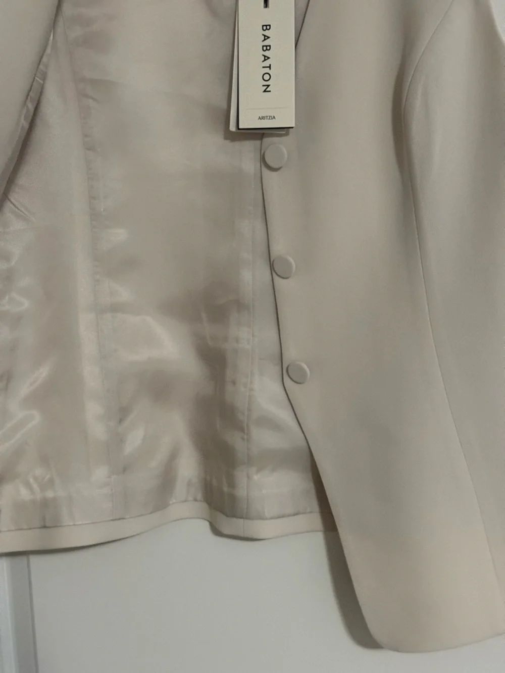 Aritzia Babaton Account Vest in Vintage White NWT - Picture 7 of 8